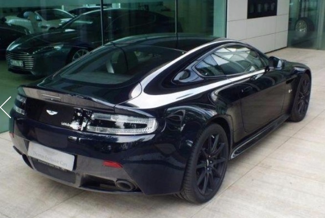 ASTON MARTIN V12 (01/10/2015) - 